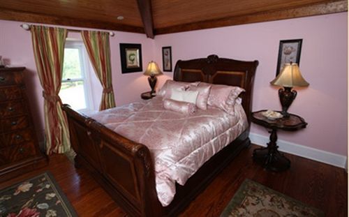 Chestnut Hill Bed & Breakfast Orange Exterior photo