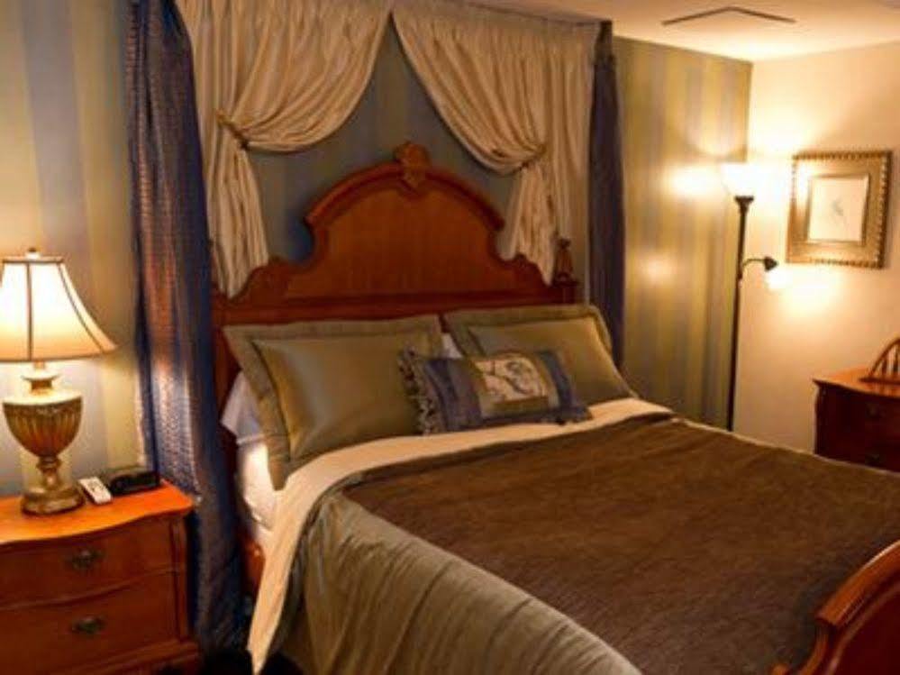 Chestnut Hill Bed & Breakfast Orange Exterior photo
